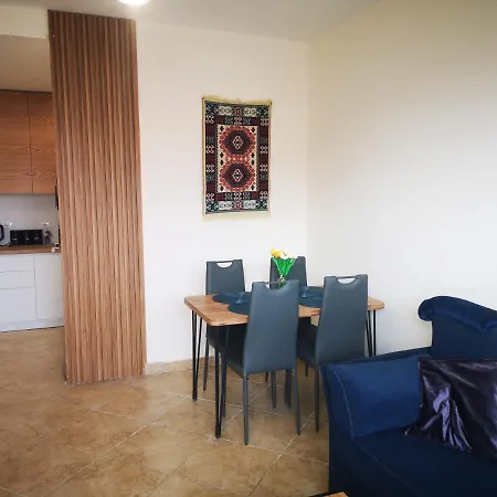 Riviera Deluxe Apartment