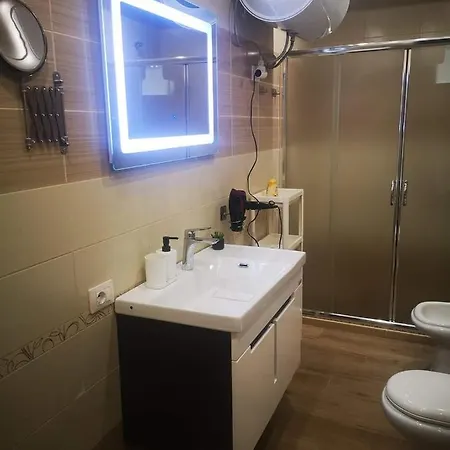 Riviera Deluxe Appartamento Vlorë